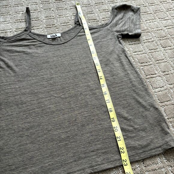 Revolve LNA Open Cold Shoulder Short Sleeve T Shirt Top XS Heather Gray Casual - Picture 5 of 6